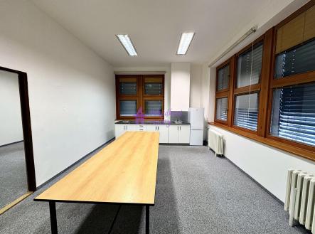 Pronájem - kanceláře, 89 m²