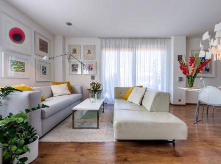 Rohová dispozice, okna v obýváku na 2 strany | Prodej bytu, 2+kk, 104 m²