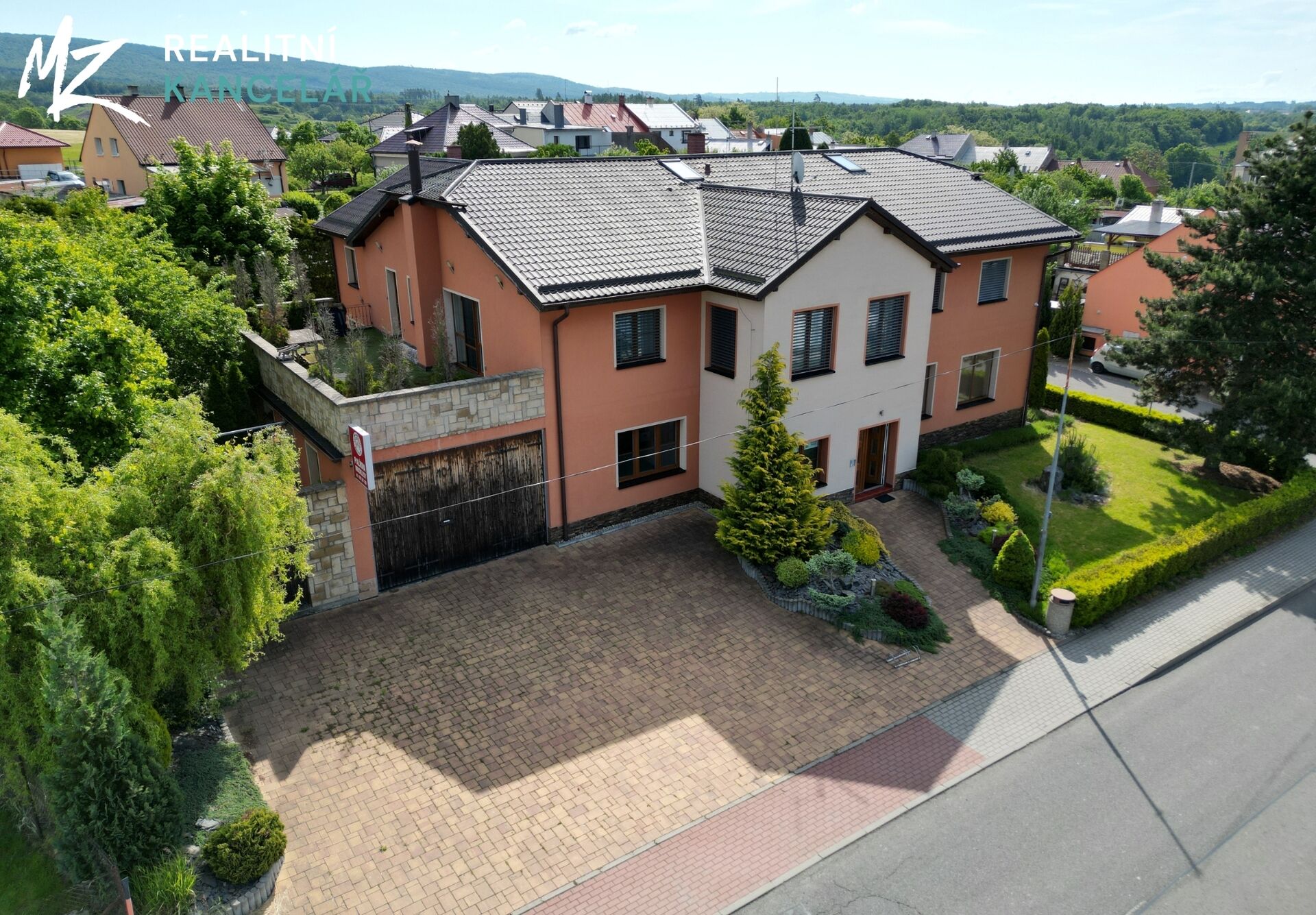 Prodej vícegeneračního domu 437 m², pozemek 1384 m² Mrsklesy