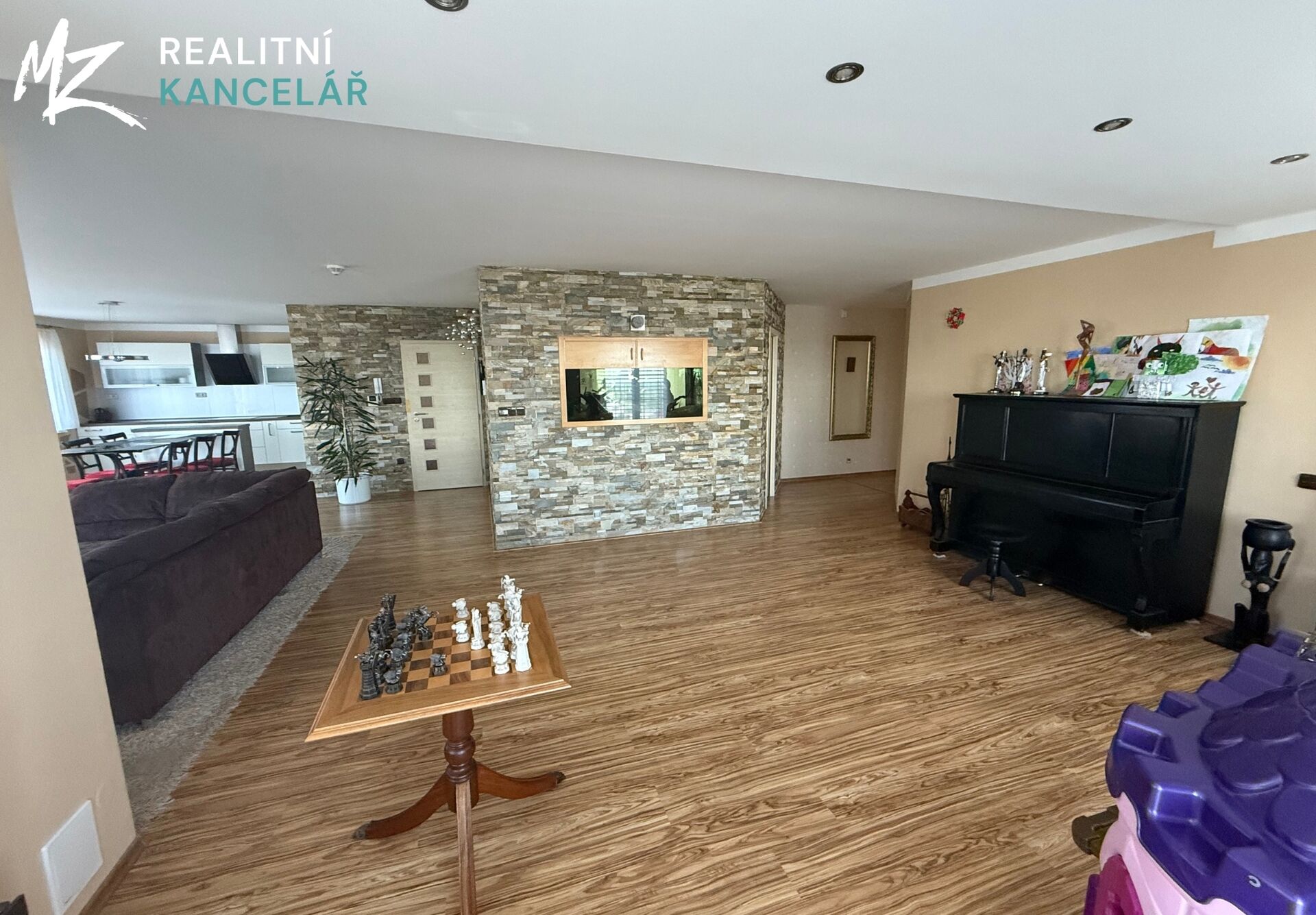 Prodej vícegeneračního domu 437 m², pozemek 1384 m² Mrsklesy