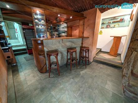 pxl-20241231-131607567.jpg | Pronájem - restaurace, 160 m²