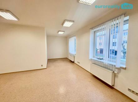 488714842-1184397010235799-7944841382872966539-n.jpg | Pronájem - kanceláře, 40 m²