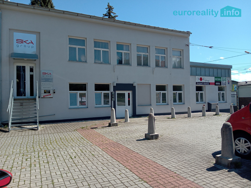vchodbudova.jpg
