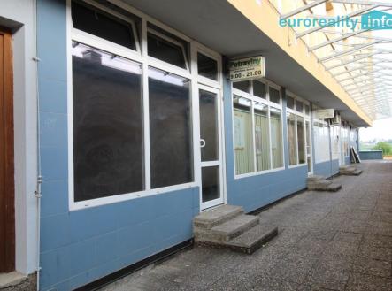 pohled z ulice | Prodej - obchodní prostor, 23 m²