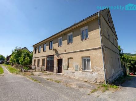 pohled z ulice | Prodej - dům/vila, 290 m²