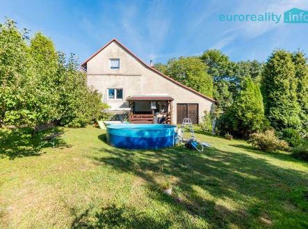 zadní část domu | Prodej - dům/vila, 239 m²