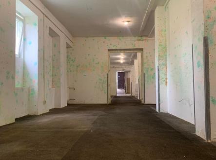 346014706-954945299266683-1605796305280626844-n.jpg | Pronájem - skladovací prostor, 700 m²