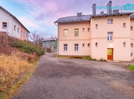 pohled na dům | Prodej bytu, 1+kk, 17 m²