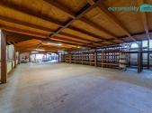 Pronájem - skladovací prostor, 900 m²