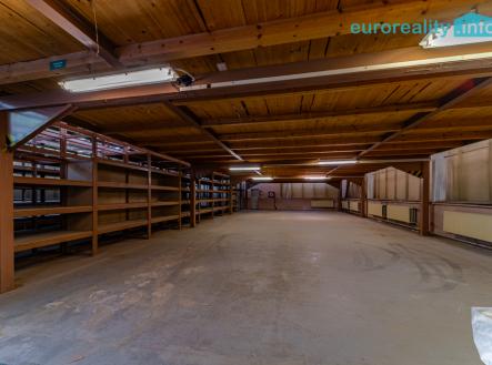 dsc-8060-hdr.jpg | Pronájem - skladovací prostor, 900 m²