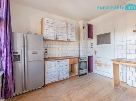 kuchyň přízemí | Prodej - dům/vila, 218 m²