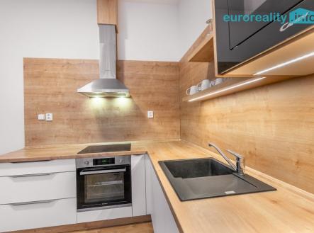 kuchyň | Pronájem bytu, 2+1, 69 m²