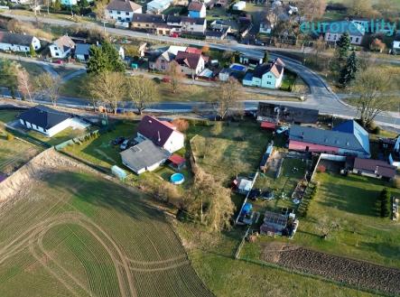 Letecký pohled na pozemek a okolí | Prodej - pozemek pro bydlení, 774 m²