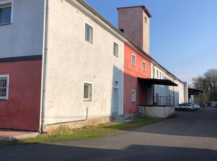 278984420-2074855736208100-614075075630729378-n.jpg | Pronájem - skladovací prostor, 1 800 m²