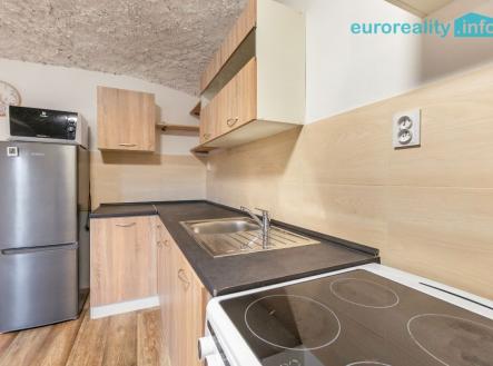 byt v přízemí | Prodej - dům/vila, 272 m²