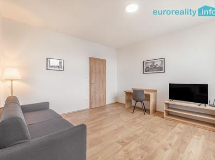 pokoj | Pronájem bytu, 2+1, 73 m²