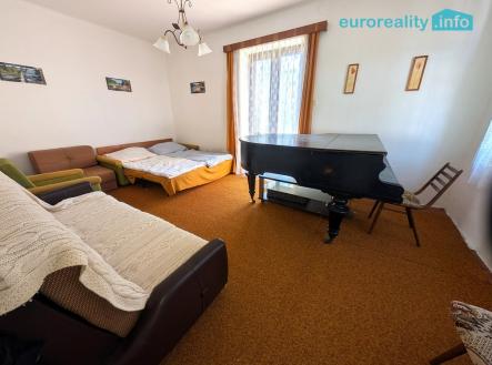 pxl-20260408-104836517.jpg | Prodej - zemědělský objekt, 1 385 m²