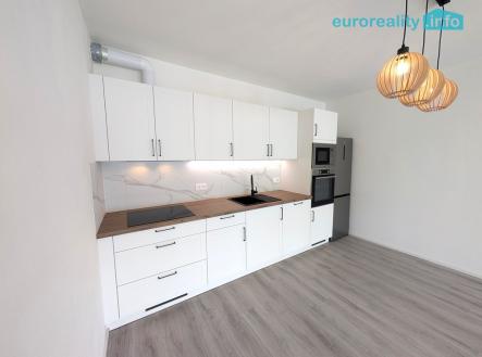 pxl-20260514-121534182.raw-01.jpg | Pronájem bytu, 2+kk, 70 m²