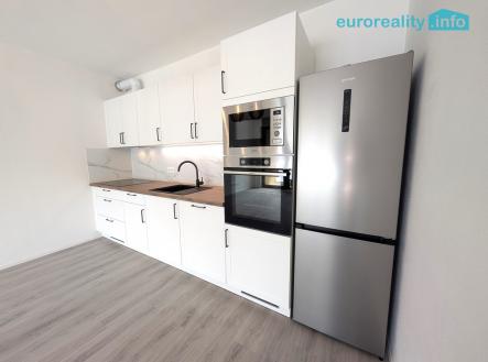 pxl-20260514-121554607.raw-01.jpg | Pronájem bytu, 2+kk, 70 m²