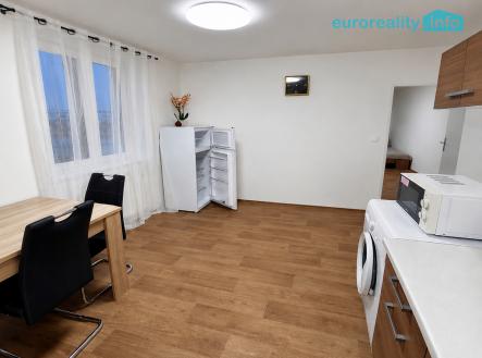 Kuchyň s jídelním koutem | Pronájem bytu, 1+1, 46 m²