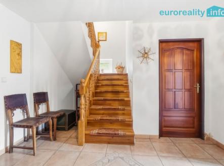 vstupní hala přízemí | Prodej - dům/vila, 190 m²