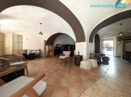 pxl-20260619-114218765.jpg | Pronájem - restaurace, 40 m²