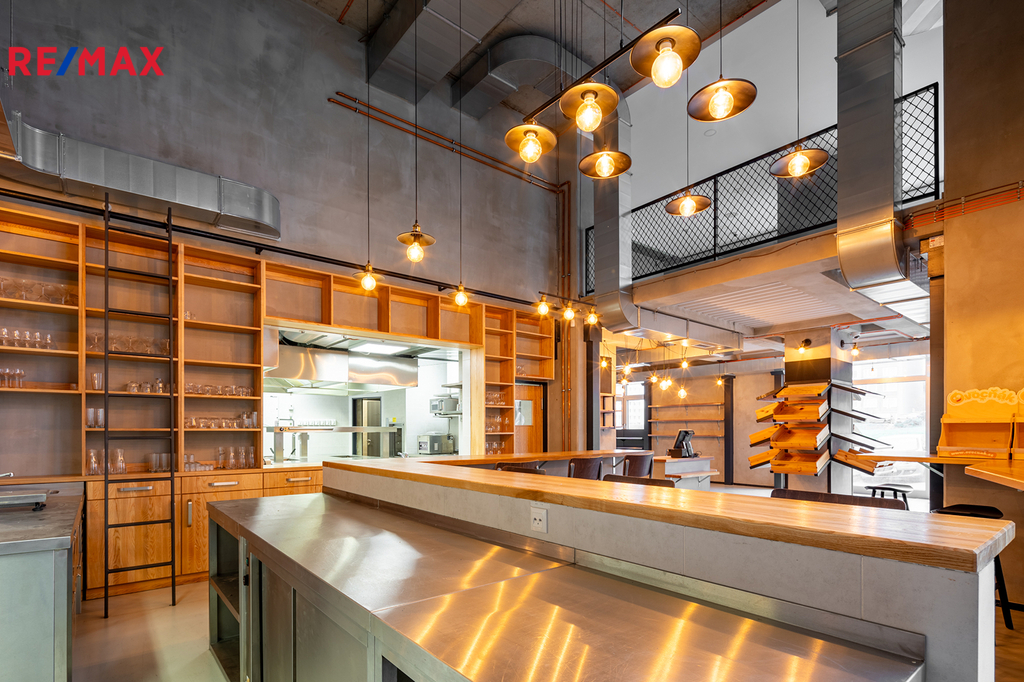 216a8784-hdr.jpg
