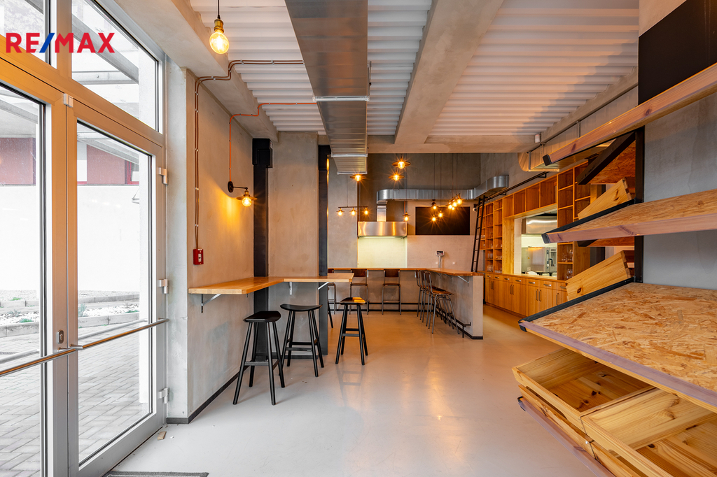 216a8752-hdr.jpg