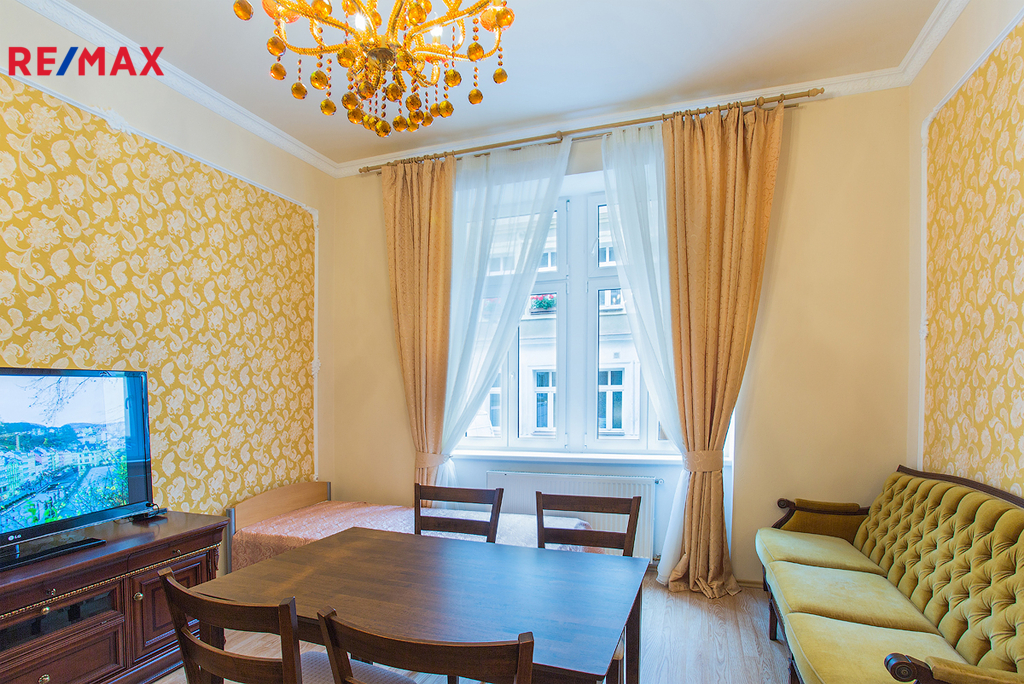 living-room-3.jpg