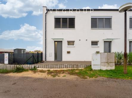 zbysov-dum13-03.jpg | Prodej bytu, 3+kk, 78 m²