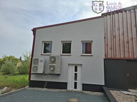 hala-zezadu.jpg | Pronájem - skladovací prostor, 232 m²