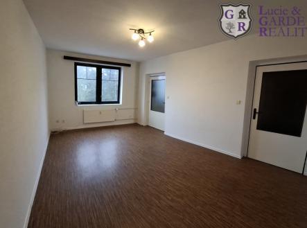 obyvaci-pokoj-2-1.jpg | Pronájem bytu, 1+1, 33 m²