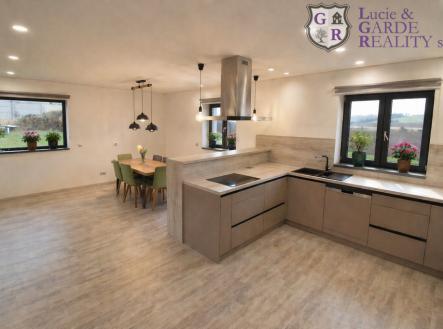 c8724c78-b551-4849-95e4-588b6330c314.png | Prodej - dům/vila, 160 m²