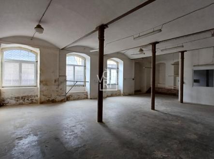 Pronájem - skladovací prostor, 125 m² obrázek