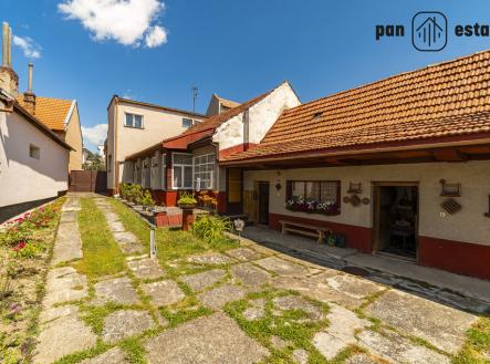 Dvůr | Prodej - dům/vila, 160 m²