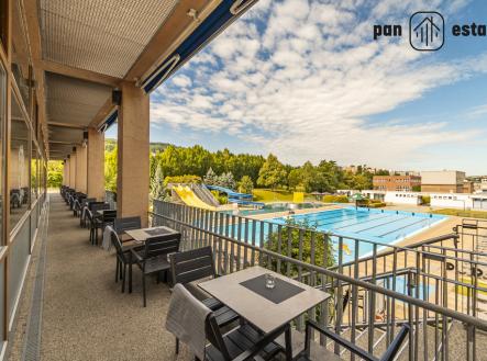 venkovní posezení | Prodej - restaurace, 659 m²