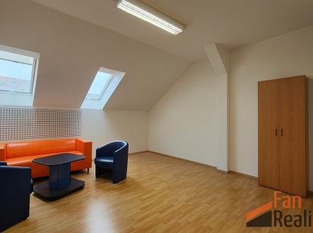 Pronájem - kanceláře, 40 m² obrázek