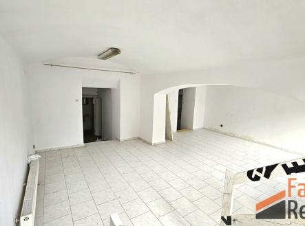 Pronájem - obchodní prostor, 86 m²