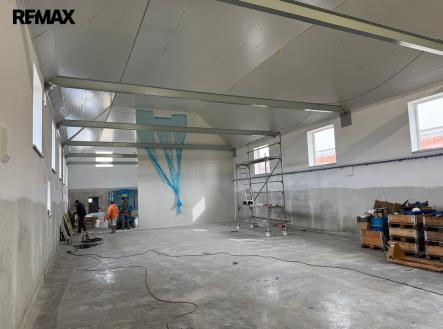 img-20250227-wa0019.jpg | Pronájem - výrobní prostor, 878 m²