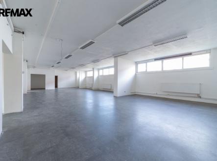 1.jpeg | Pronájem - obchodní prostor, 330 m²