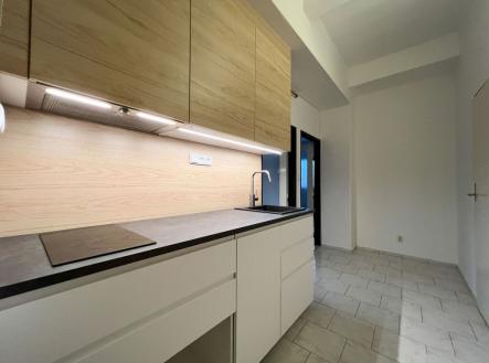 Kuchyně bytu 2+1 k pronájmu | Pronájem bytu, 2+1, 55 m²