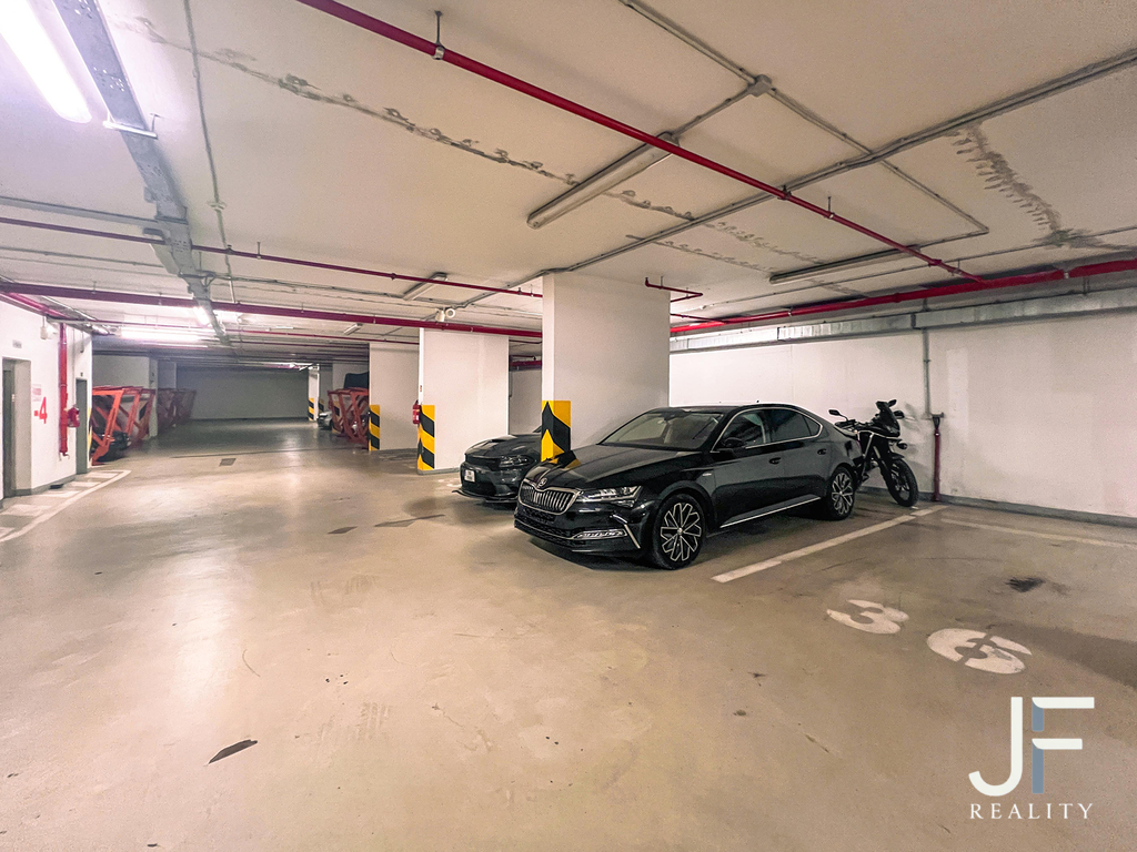 Parkovací garážové stání - Praha 4