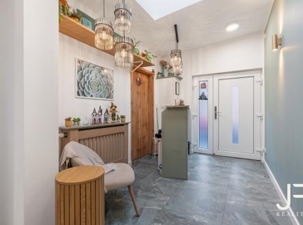 Vedle recepce je malá kancelář | Prodej - dům/vila, 250 m²
