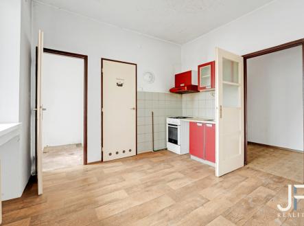 Kuchyni lze přemístit nebo spojit s obývákem | Prodej bytu, 1+1, 71 m²