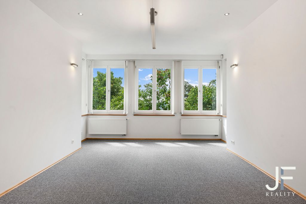 Kanceláře k pronájmu v Libni