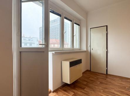 Byt 1+kk s balkonem a komorou, topí se plynem | Pronájem bytu, 1+1, 30 m²