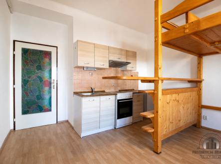 Byt 1+kk u metra Pražského povstání | Pronájem bytu, 1+1, 30 m²
