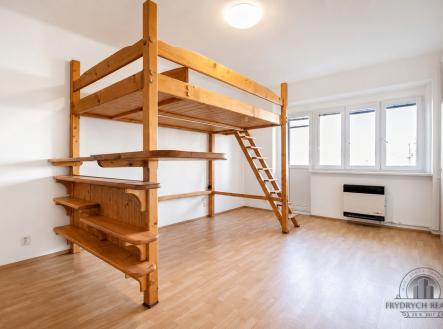 Byt 1+kk s balkonem a komorou | Pronájem bytu, 1+1, 30 m²