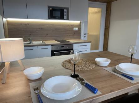 3 (2) | Pronájem bytu, 1+kk, 27 m²