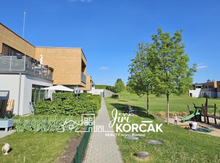 Komunitní zahrada Slavkov Kaunicův dvůr 2 | Pronájem bytu, 2+kk, 69 m²